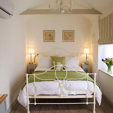 The Coach House Bed & Breakfast Rudgwick ภายนอก รูปภาพ