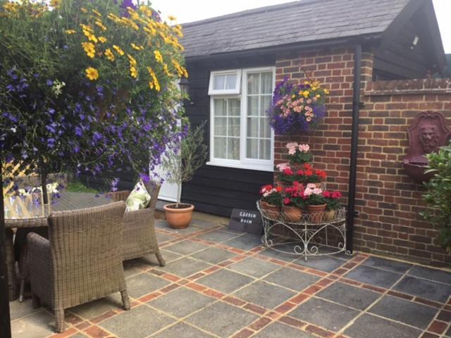 The Coach House Bed & Breakfast Rudgwick ภายนอก รูปภาพ